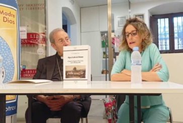 La escritora navarra Mª Luz Mangado presenta 