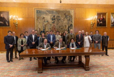La familia Loscertales dona el archivo histórico de su fábrica a la Universidad de Navarra