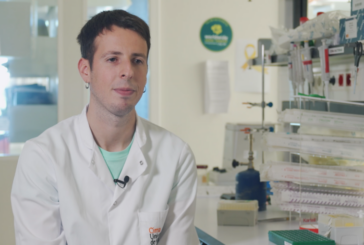 Cima: El investigador Iker Ausejo Mauleón recibe el premio de GÉTICA