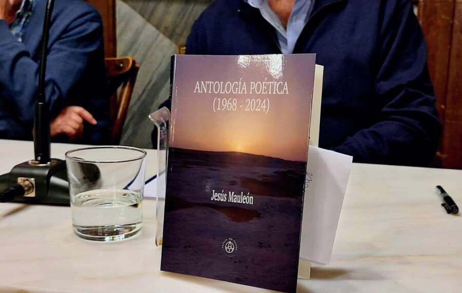 Presentada la «Antología Poética» de Jesús Mauleón