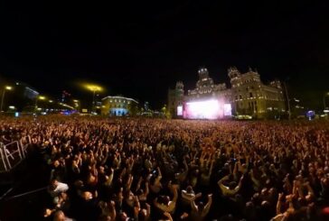 Fiesta de la Resurrección de Cristo llena la Plaza Cibeles de Madrid