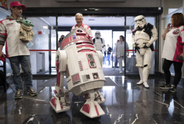 Los pacientes de pediatría del HUN reciben la visita de los personajes de Star Wars