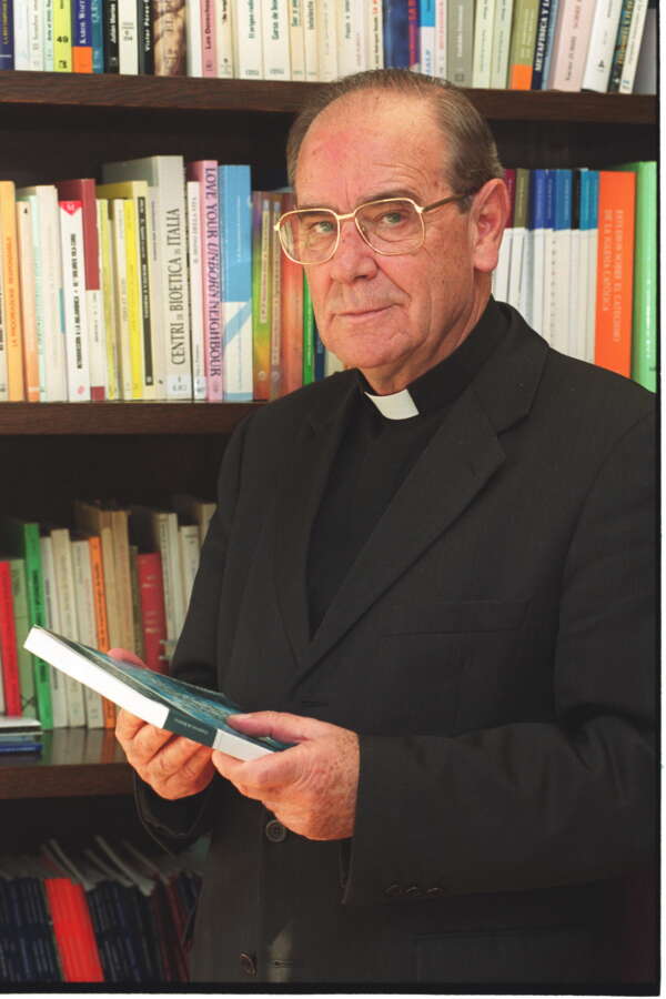 Muere el profesor de la Universidad de Navarra Modesto Santos, emérito de Ética y Sociología