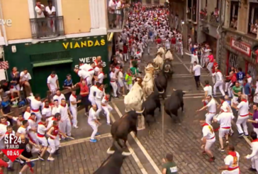 Toros agrupados en un tercer Encierro rápido y sin heridos por asta