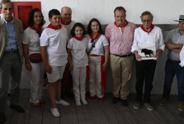 Entregado el Premio Carriquiri 2023 a Victoriano del Río