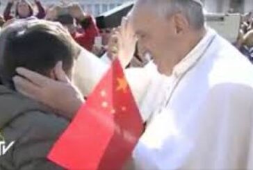 Caricia del Papa a los católicos chinos