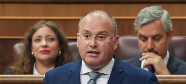 Tellado a Aagesen: “Forma parte de una organización criminal que es el Gobierno de España”