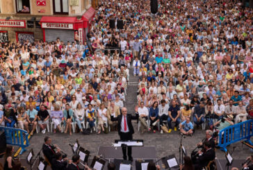 La plaza Consistorial acoge el tradicional concierto presanferminero de La Pamplonesa