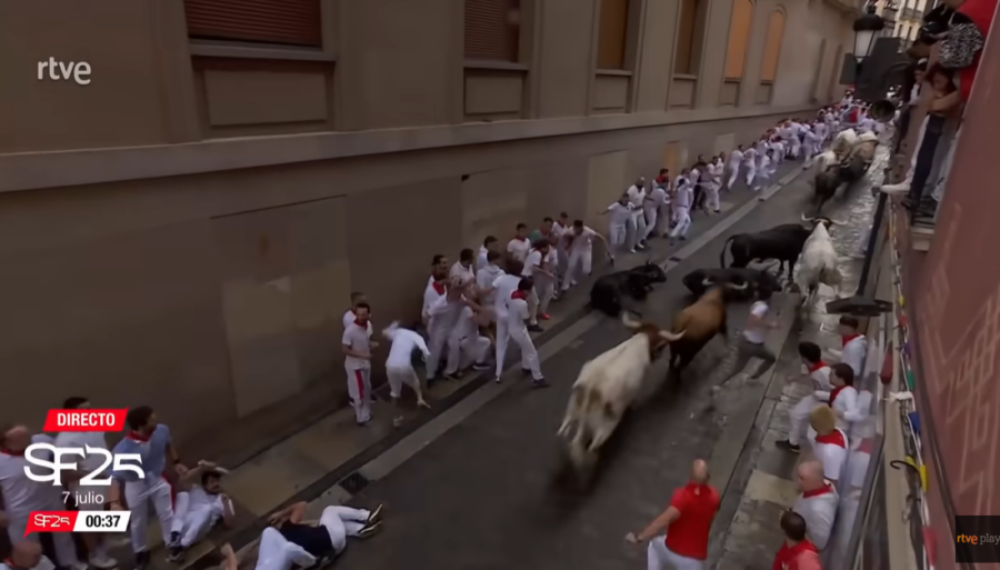 Rápido tercer Encierro de San Fermín 2025 con los toros ‘Álvaro Núñez’