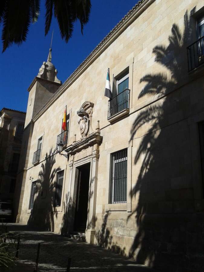 El TSJ de Extremadura ve «fraude de ley» en la adquisición de la condición de aforado de Gallardo