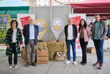 Comienza la X Feria de Producto Local en la Plaza del Castillo de Pamplona