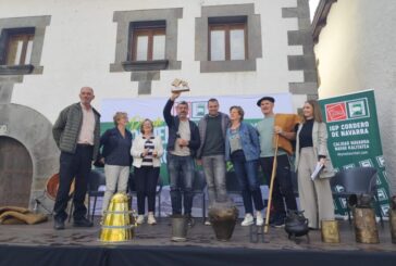 El II Día de Cordero de Navarra homenajea a los hijos de los pastores en Ochagavía