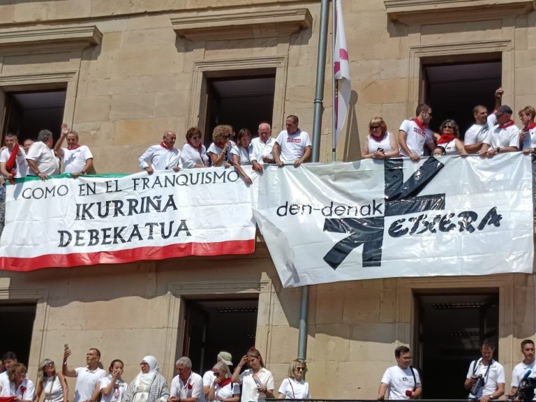 UPN acusa a Bildu de incumplir su propio discurso sobre convivencia al permitir mensajes políticos en la fachada del Ayuntamiento de Tafalla