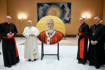 Presentan al Papa su retrato en mosaico para la Basílica de San Pablo
