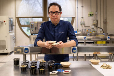 Un postre del chef navarro David Yárnoz uno de los cinco mejores de la Guía Michelin