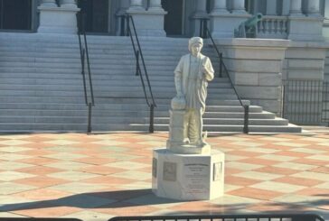 Trump coloca la estatua de Colón en la Casa Blanca: El 