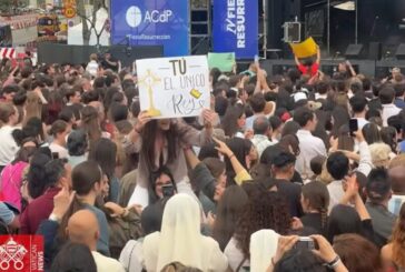IV Fiesta de Resurrección: La Plaza de Cibeles de Madrid se llenó de música y fe