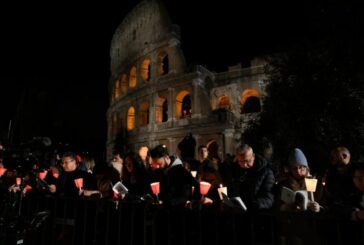 Vía Crucis en el Coliseo: el Papa cargará la Cruz en cada estación