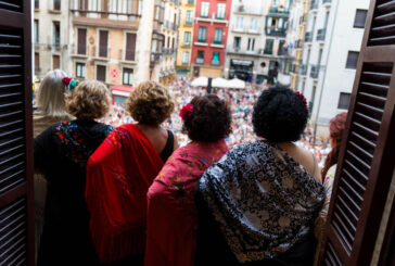 AGAO concierto abierto desde los balcones del Ayuntamiento de Pamplona