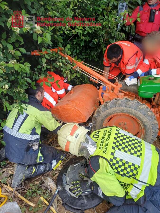 Herido muy grave un hombre de 59 años tras sufrir un accidente con un motocultor en Barásoain