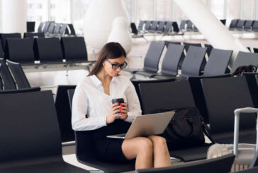 Aeropuertos, hoteles y cafeterías: los errores que más comprometen tus datos durante las vacaciones