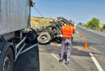 Heridos leves tras colisión por alcance entre dos camiones en Lodosa, Navarra