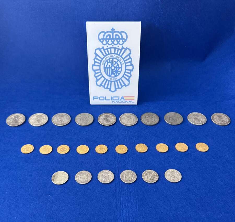 Detenido un matrimonio que se apropió indebidamente de monedas de oro de Isabel II
