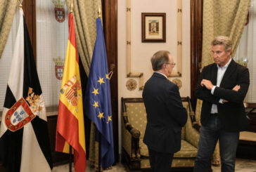 Feijóo exige un mando único en Ceuta, la expulsión de todos los ilegales, también menores, y la inviolabilidad de la frontera