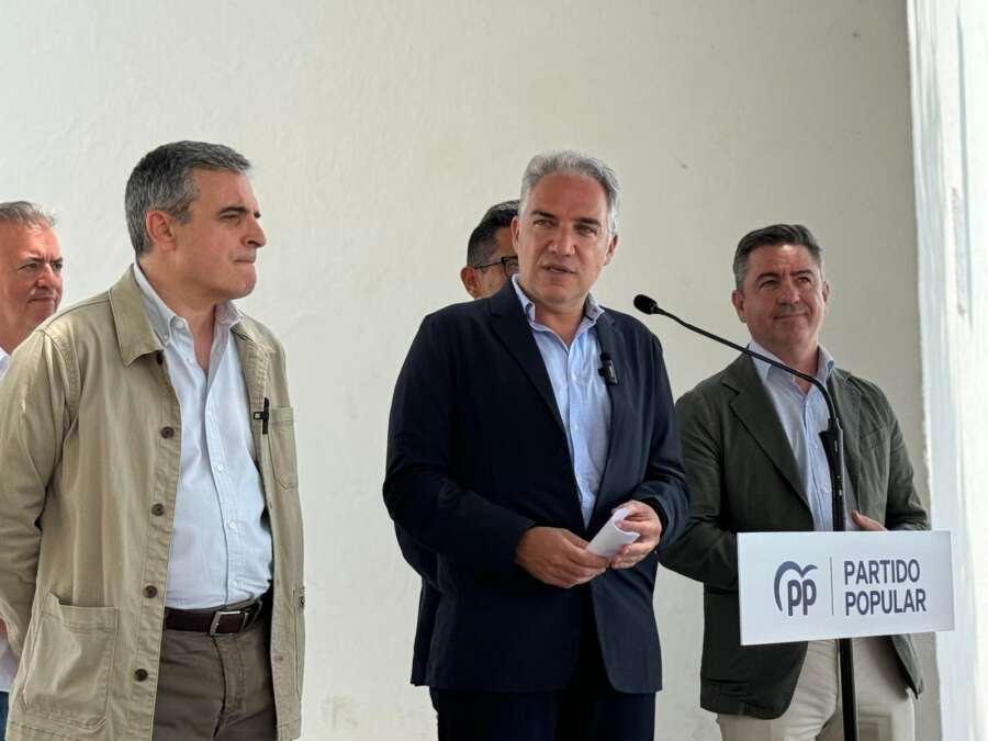Bendodo acusa a Sánchez de convertir Ceuta en “un photocall» de ministros y pide a Mónica García que dimita por el colapso sanitario