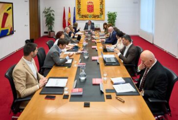 El Parlamento de Navarra rechaza condenar tres propuestas en torno a la explotación sexual, la LGTBI-fobia y la crisis humanitaria de Ceuta
