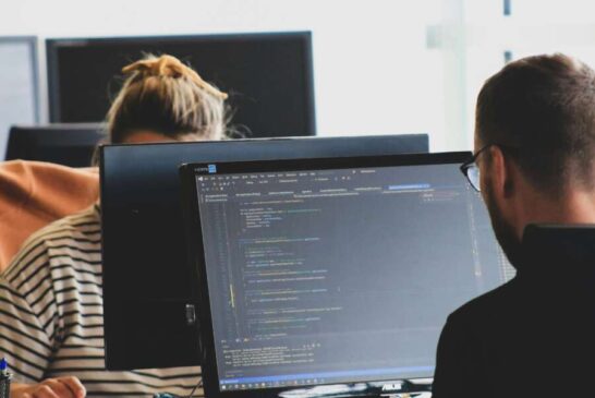 Los perfiles de IA y datos se consolidan entre las profesiones con más futuro