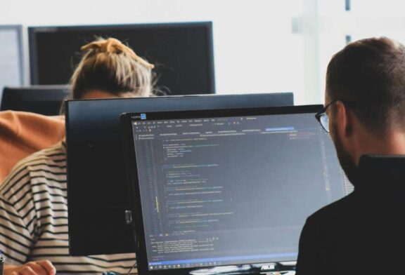 Los perfiles de IA y datos se consolidan entre las profesiones con más futuro