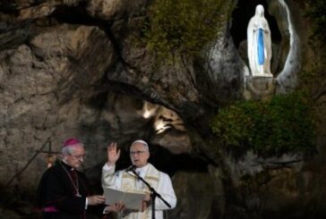 En Lourdes, el Papa encomienda Francia a la Virgen María