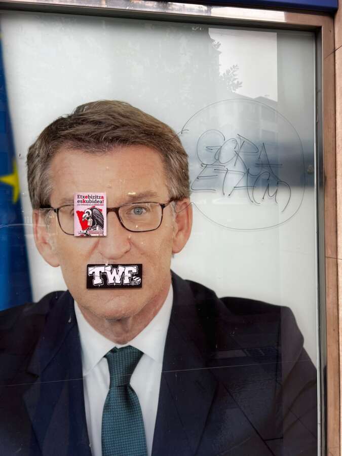 El PP de Navarra denuncia las pintadas a favor de ETA aparecidas en su sede: “No nos van a amedrentar”