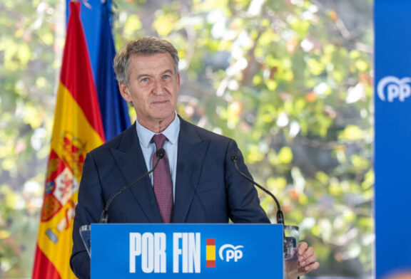 Feijóo garantiza el sistema público de pensiones y su revalorización con el IPC: “El desahucio más importante de España es el de Pedro Sánchez”