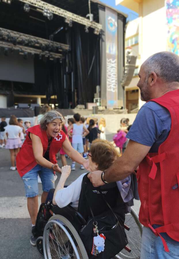 Cruz Roja acompañó a cerca de 4.000 personas mayores en Navarra durante el último año