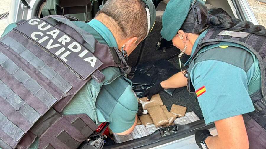 Guardia Civil de Navarra detiene a dos personas con más de seis kilos de hachís en Tafalla