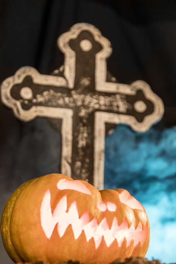 Holywins vs Halloween: elegir a quién admirar es también una cuestión educativa
