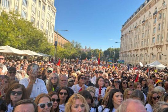Las Mujeres Caballas llenan Madrid en una gran manifestación para que España no olvide a Ceuta