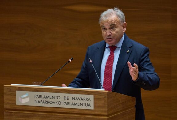 El Parlamento urge al Gobierno de Chivite a establecer un plan de mejora de las competencias básicas de lectura y matemáticas