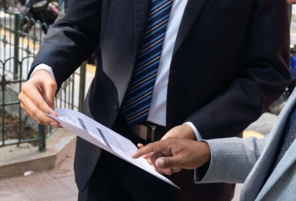 El discurso de la calidad choca con la realidad de los contratos públicos: el 90,6% premia la oferta más barata