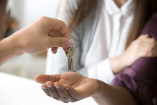Expertos descartan una caída del precio de la vivienda: “Ni está ni se la espera”; subirá hasta un 10% en 2026